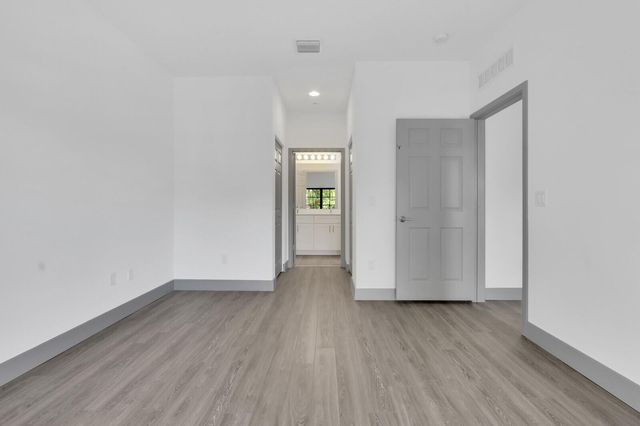 630 NE 14th Court 101, Fort Lauderdale, FL 33304