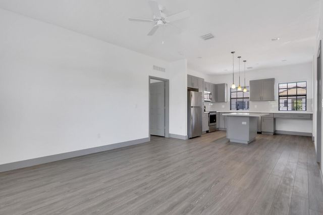 630 NE 14th Court 101, Fort Lauderdale, FL 33304