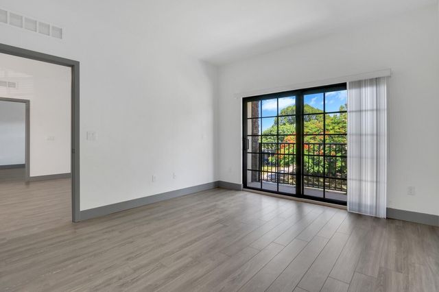 630 NE 14th Court 101, Fort Lauderdale, FL 33304