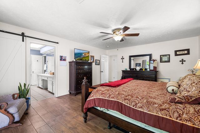 419 Timber Ridge Dr, Kerrville, TX 78028