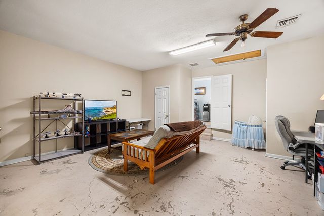 419 Timber Ridge Dr, Kerrville, TX 78028
