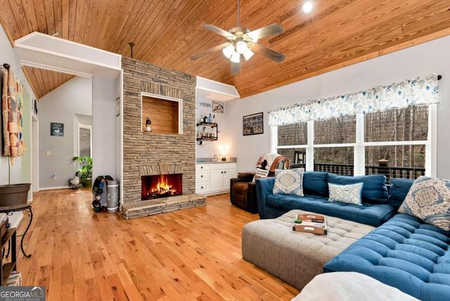 453 Ivy Hills Drive, Cleveland, GA 30528