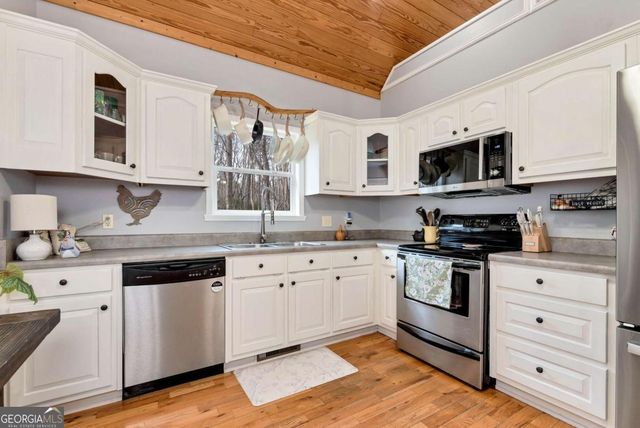 453 Ivy Hills Drive, Cleveland, GA 30528