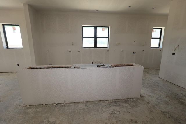 12302 Denham Drive, Mont Belvieu, TX 77523