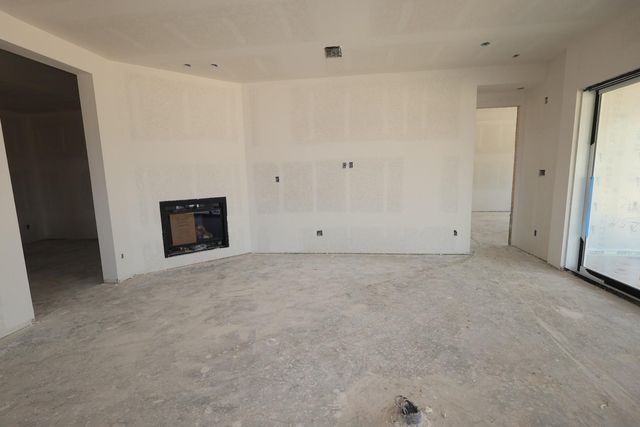 12302 Denham Drive, Mont Belvieu, TX 77523