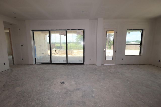 12302 Denham Drive, Mont Belvieu, TX 77523