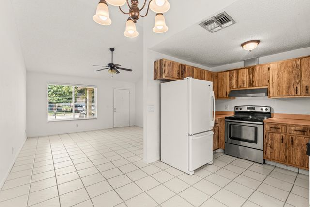 105 Banyan Circle, Jupiter, FL 33458