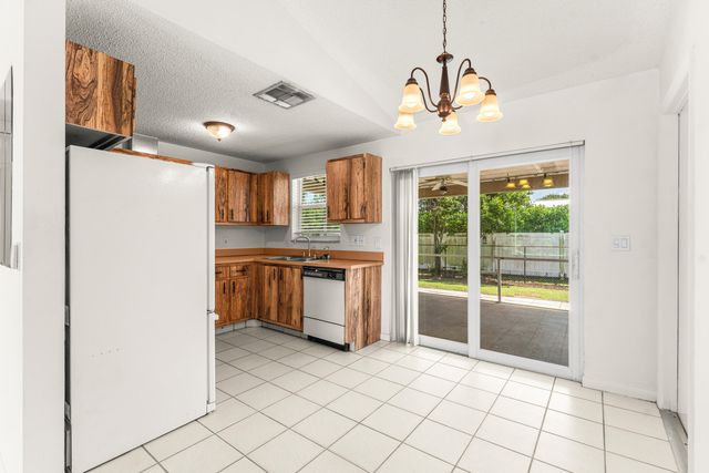 105 Banyan Circle, Jupiter, FL 33458