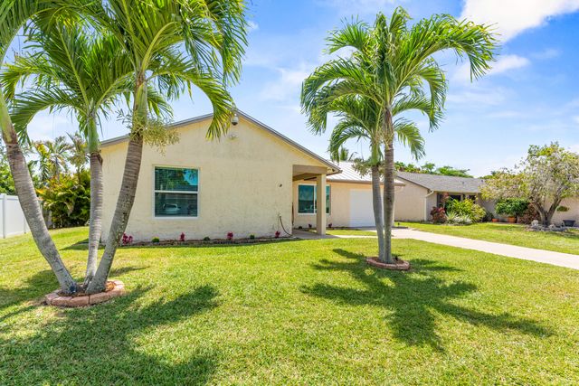 105 Banyan Circle, Jupiter, FL 33458