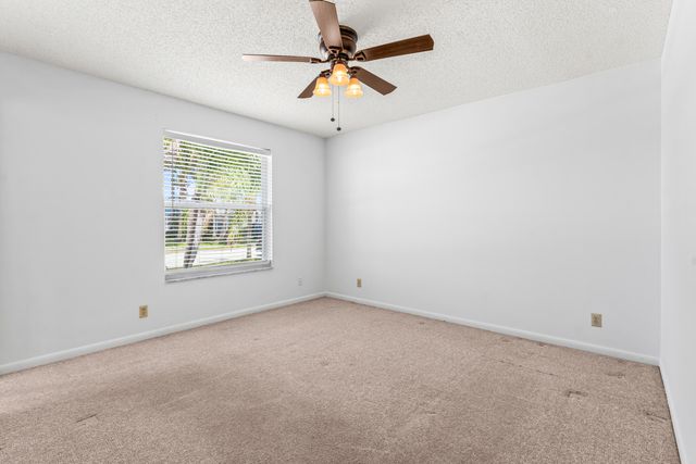 105 Banyan Circle, Jupiter, FL 33458