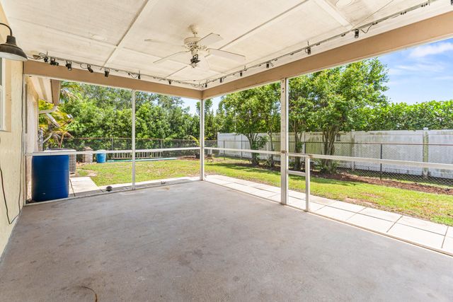 105 Banyan Circle, Jupiter, FL 33458