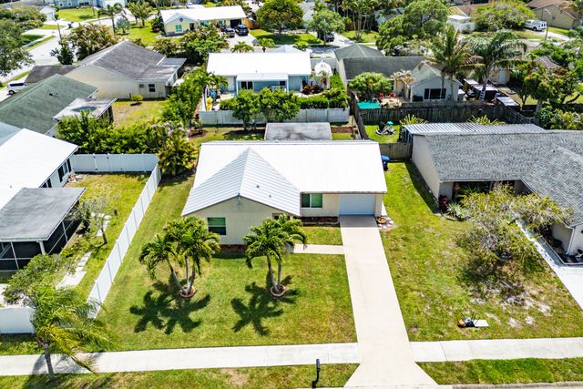 105 Banyan Circle, Jupiter, FL 33458