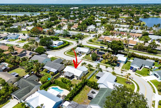 105 Banyan Circle, Jupiter, FL 33458