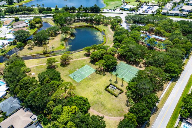 105 Banyan Circle, Jupiter, FL 33458