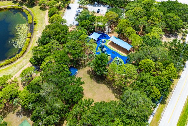 105 Banyan Circle, Jupiter, FL 33458