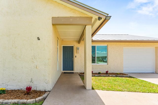 105 Banyan Circle, Jupiter, FL 33458