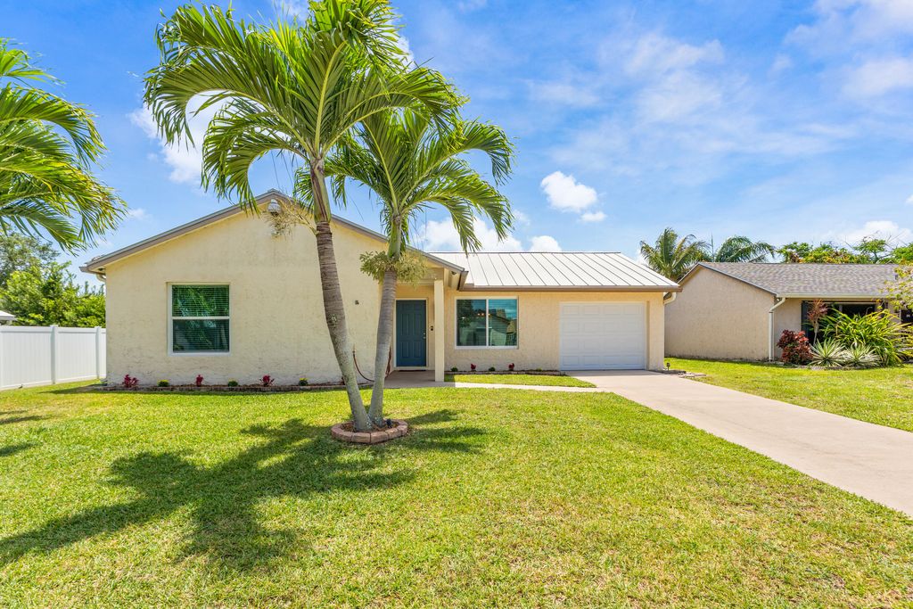 105 Banyan Circle, Jupiter, FL 33458