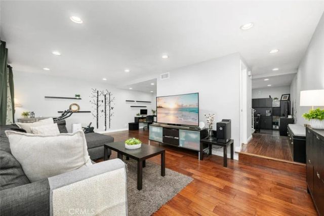 10018 Bloomfield, Cypress, CA 90630