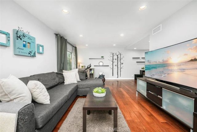 10018 Bloomfield, Cypress, CA 90630