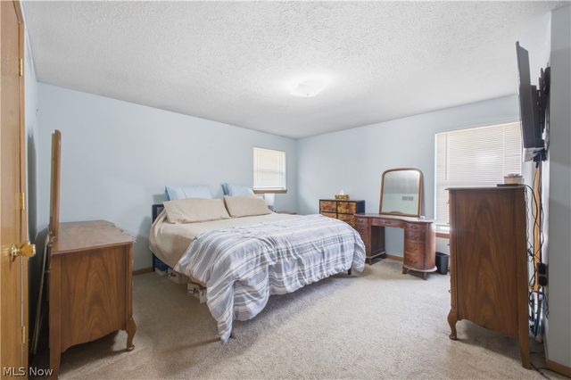 2003 Mahoning Road, Deerfield, OH 44411