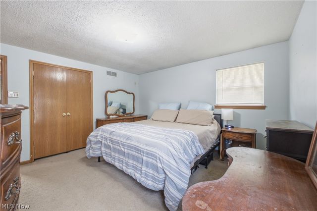 2003 Mahoning Road, Deerfield, OH 44411