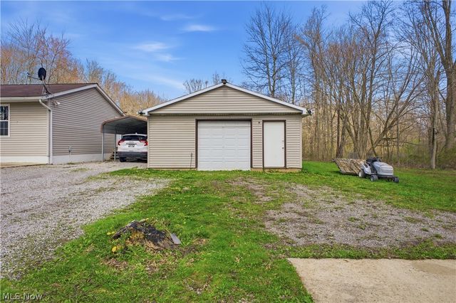 2003 Mahoning Road, Deerfield, OH 44411
