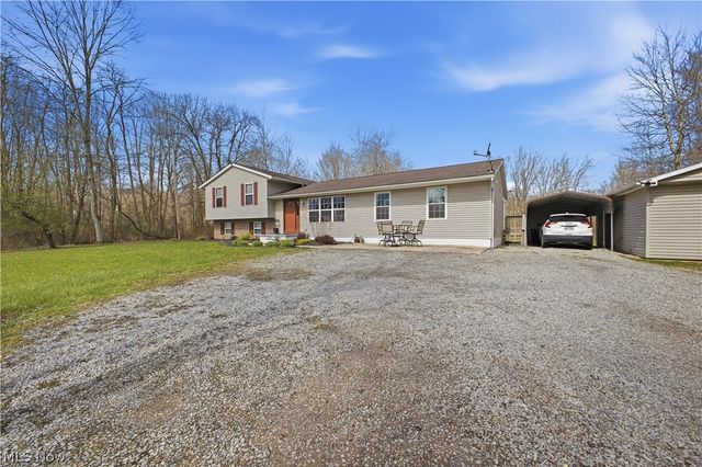 2003 Mahoning Road, Deerfield, OH 44411