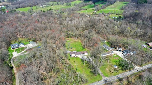 2003 Mahoning Road, Deerfield, OH 44411