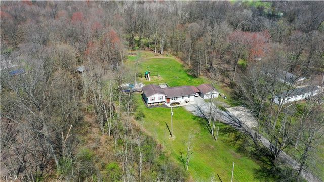 2003 Mahoning Road, Deerfield, OH 44411