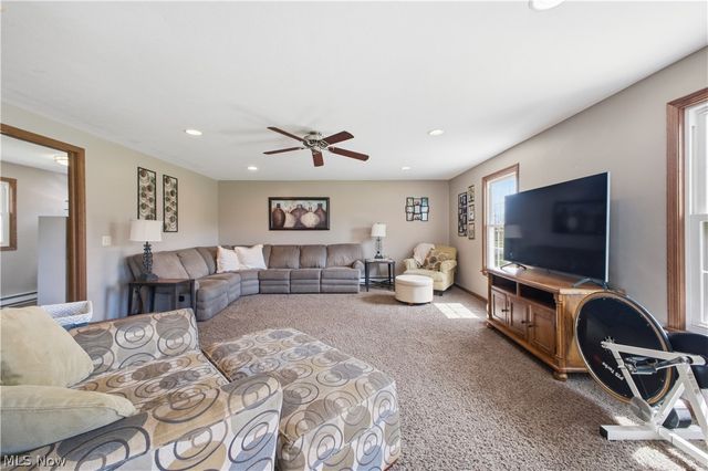 2003 Mahoning Road, Deerfield, OH 44411