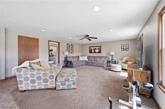 2003 Mahoning Road, Deerfield, OH 44411