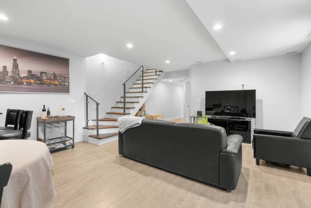 1522 W Cortez Street 1, Chicago, IL 60642