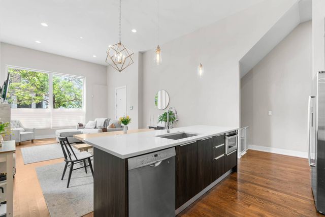 1522 W Cortez Street 1, Chicago, IL 60642