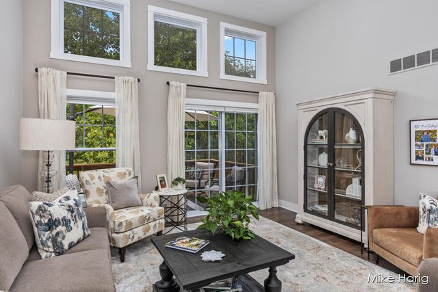 10187 E Crossroads Circle, Caledonia, MI 49316