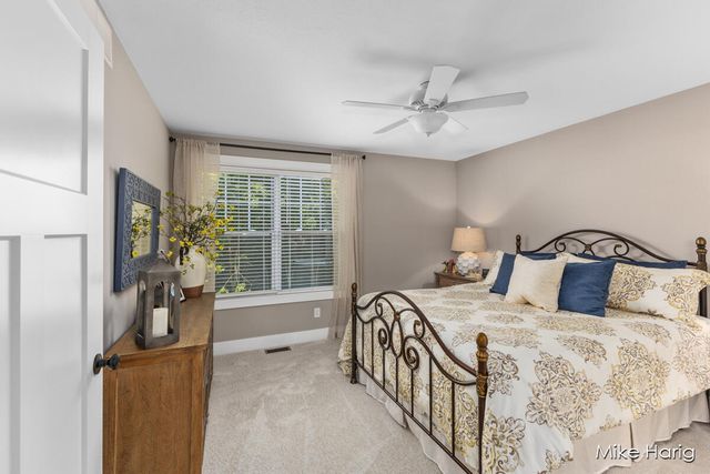 10187 E Crossroads Circle, Caledonia, MI 49316