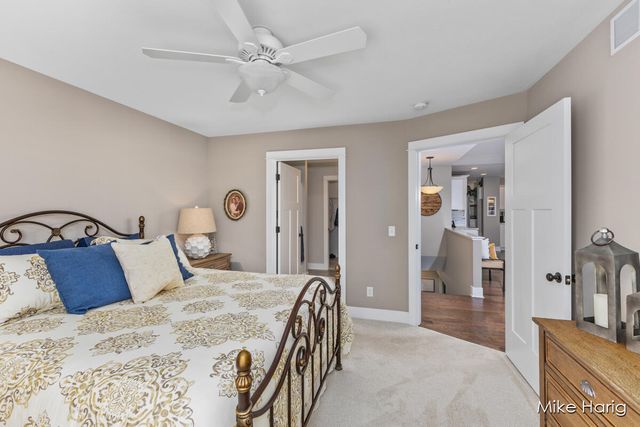 10187 E Crossroads Circle, Caledonia, MI 49316