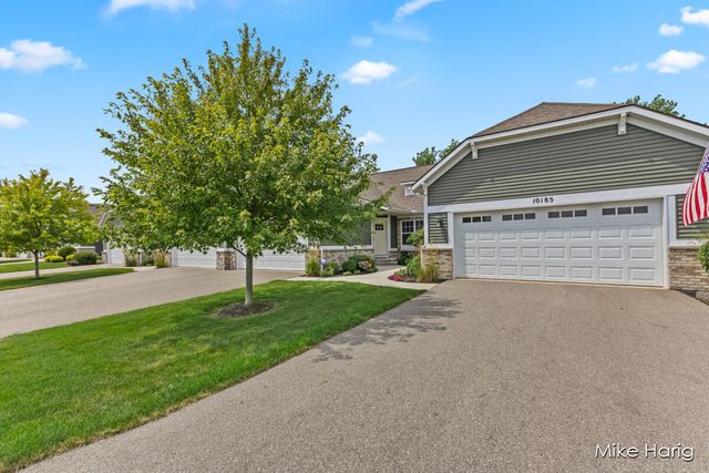 10187 E Crossroads Circle, Caledonia, MI 49316