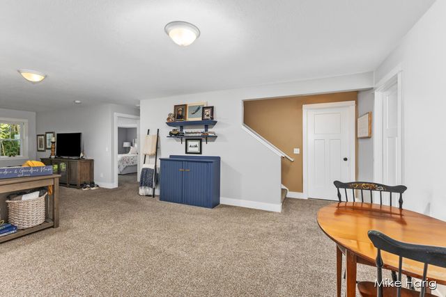 10187 E Crossroads Circle, Caledonia, MI 49316