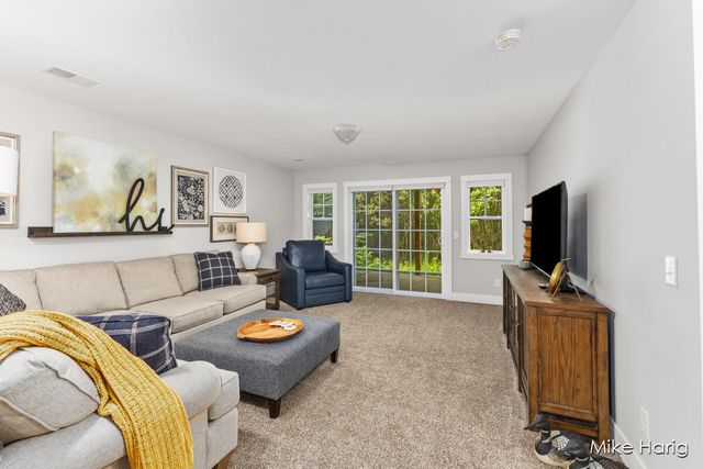 10187 E Crossroads Circle, Caledonia, MI 49316