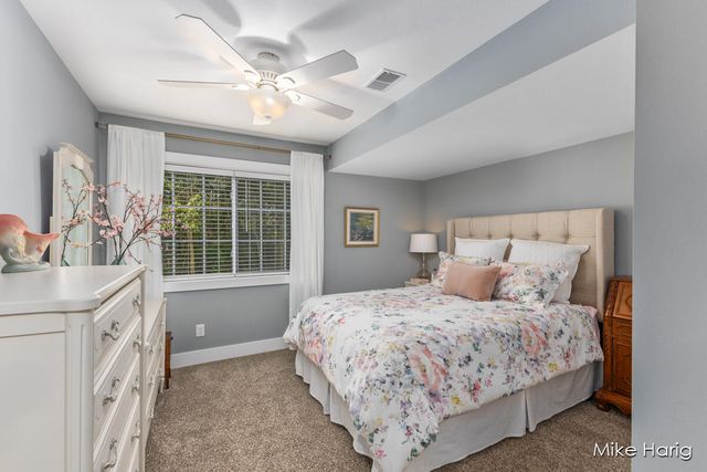 10187 E Crossroads Circle, Caledonia, MI 49316