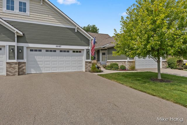 10187 E Crossroads Circle, Caledonia, MI 49316