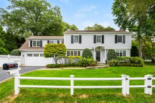 14 Thomasina Lane, Darien, CT 06820
