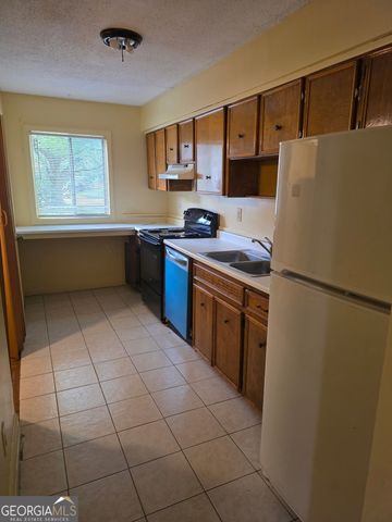 89 Tiburon Court, Lithonia, GA 30038