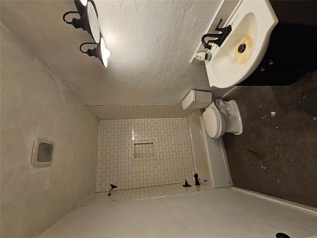 2800 NW 72nd Avenue, Norman, OK 73072