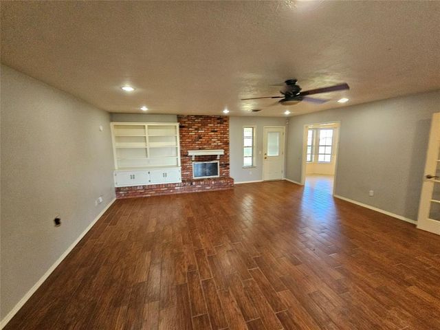 2800 NW 72nd Avenue, Norman, OK 73072