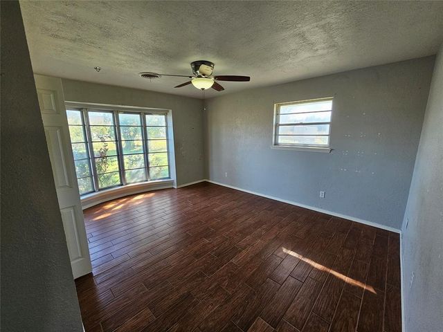 2800 NW 72nd Avenue, Norman, OK 73072