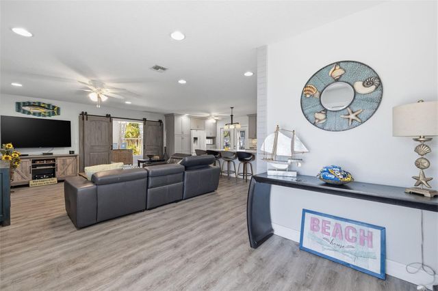 4339 50TH AVENUE S, St Petersburg, FL 33711