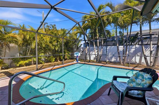 4339 50TH AVENUE S, St Petersburg, FL 33711