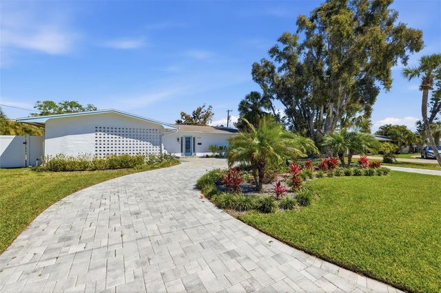 4339 50TH AVENUE S, St Petersburg, FL 33711