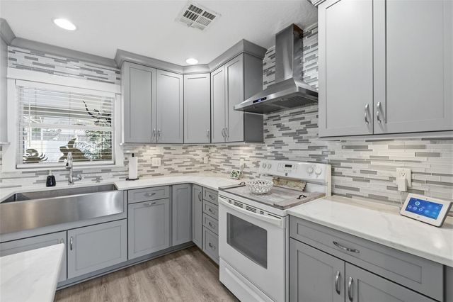 4339 50TH AVENUE S, St Petersburg, FL 33711